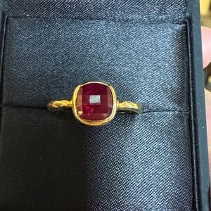 18k Yellow Gold Hammered Red Ruby Ring